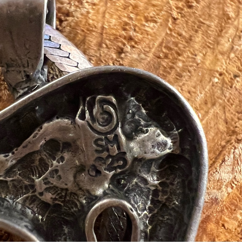 ๐NATIVE AMERICAN ๐ Genuine Silver & Turquoise Bear Pendant with Silver chain. - Picture 4 of 11